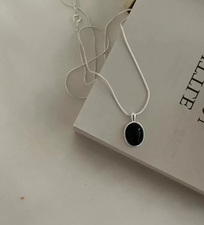 Maru Necklace