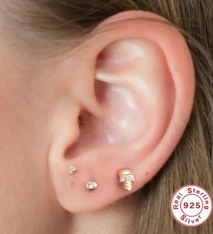 Aksel Ear Piercing