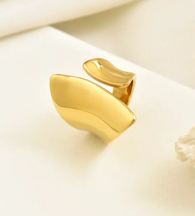 Tyr Ring