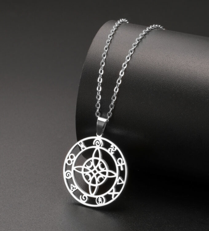 Hécate Necklace