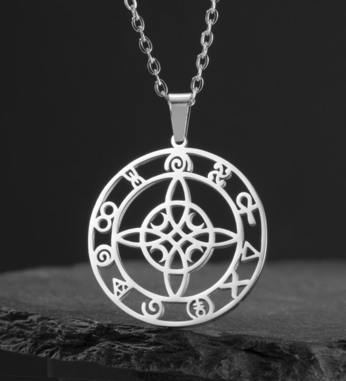 Hécate Necklace