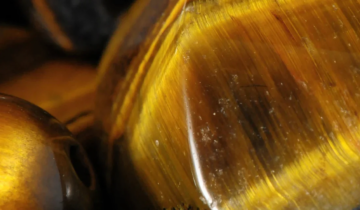 Tiger’s Eye: The Stone of Courage and Confidence